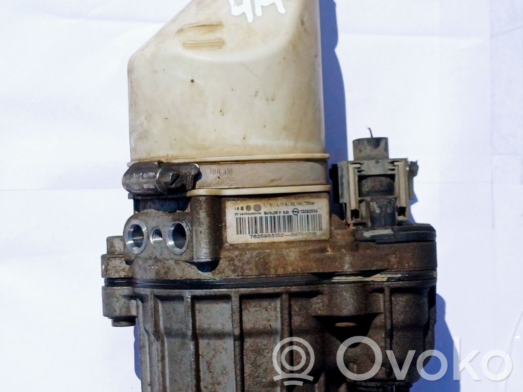 Opel Zafira B Power steering pump 