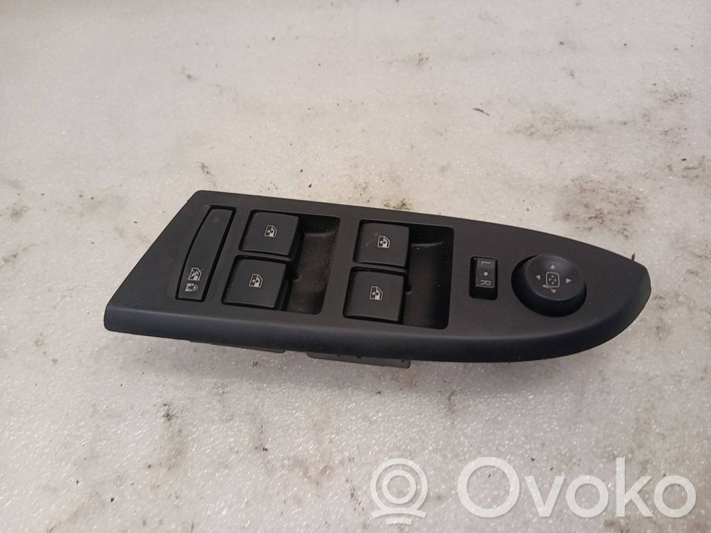 Chevrolet Volt I Electric window control switch 