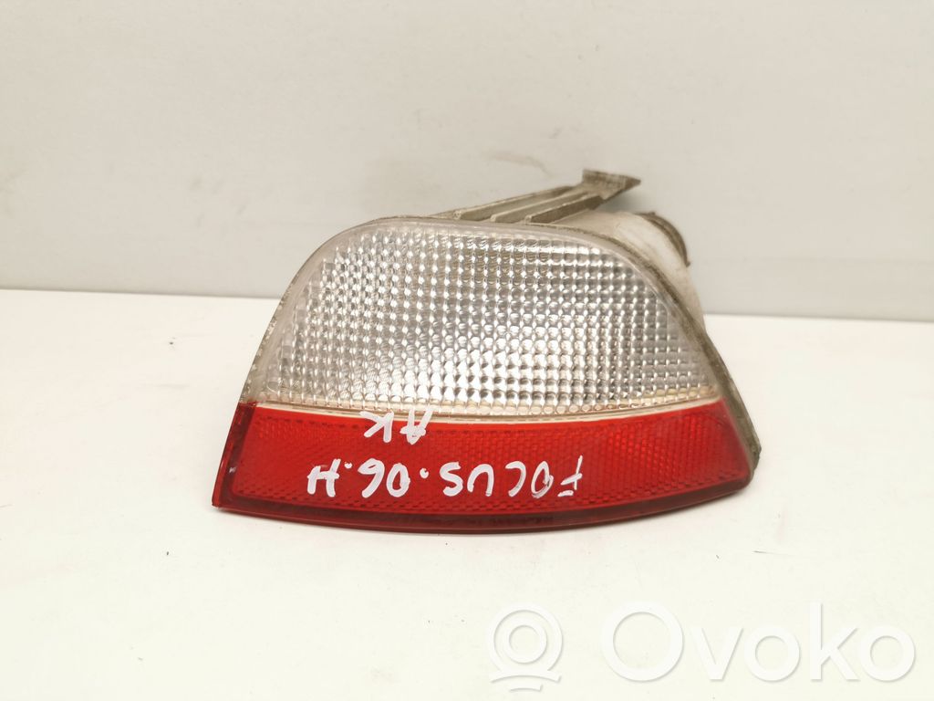 Ford Focus Aizmugures bufera gaisma 