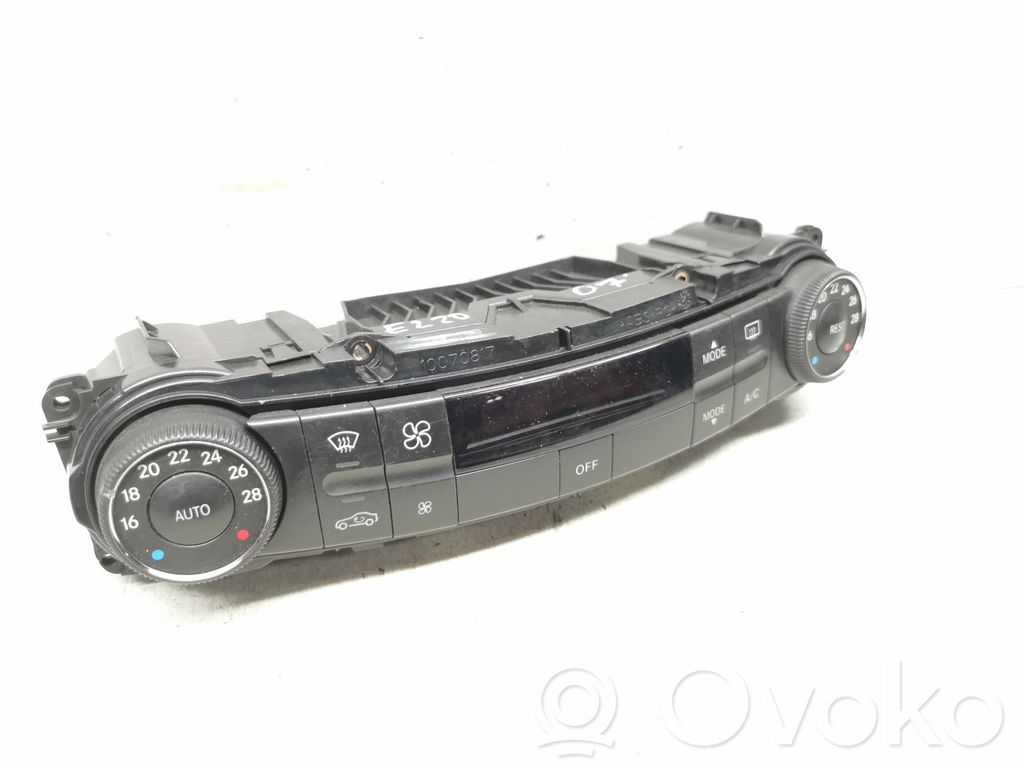 Mercedes-Benz E W211 Climate control unit 