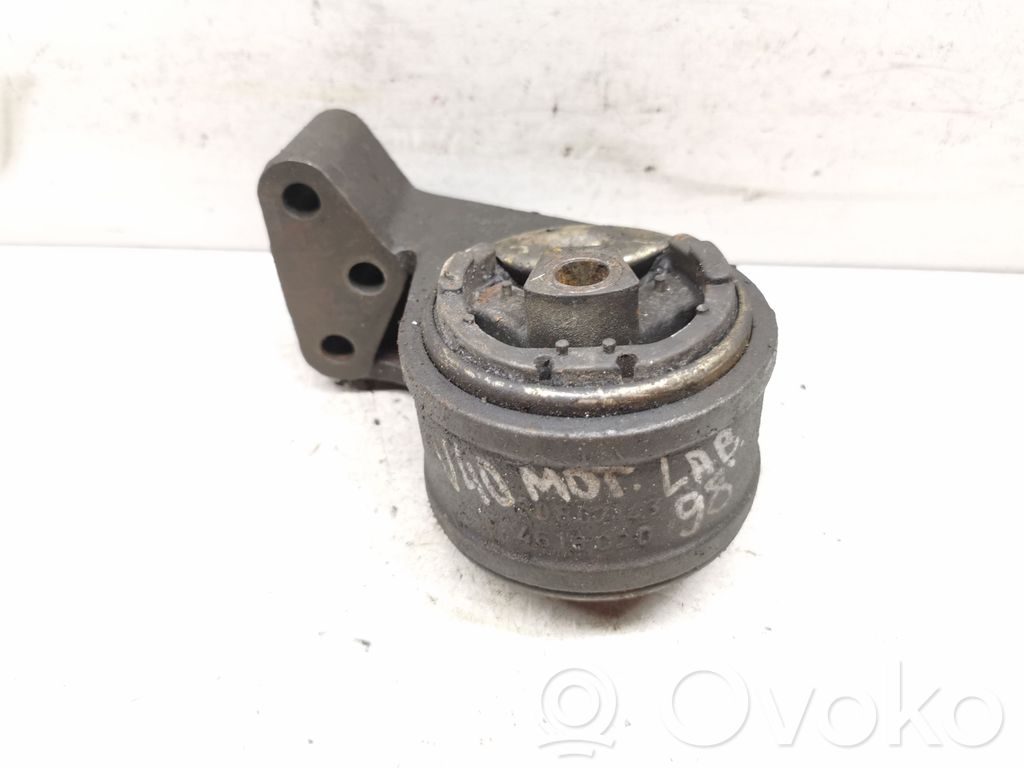 Volvo S40, V40 Engine mount bracket 