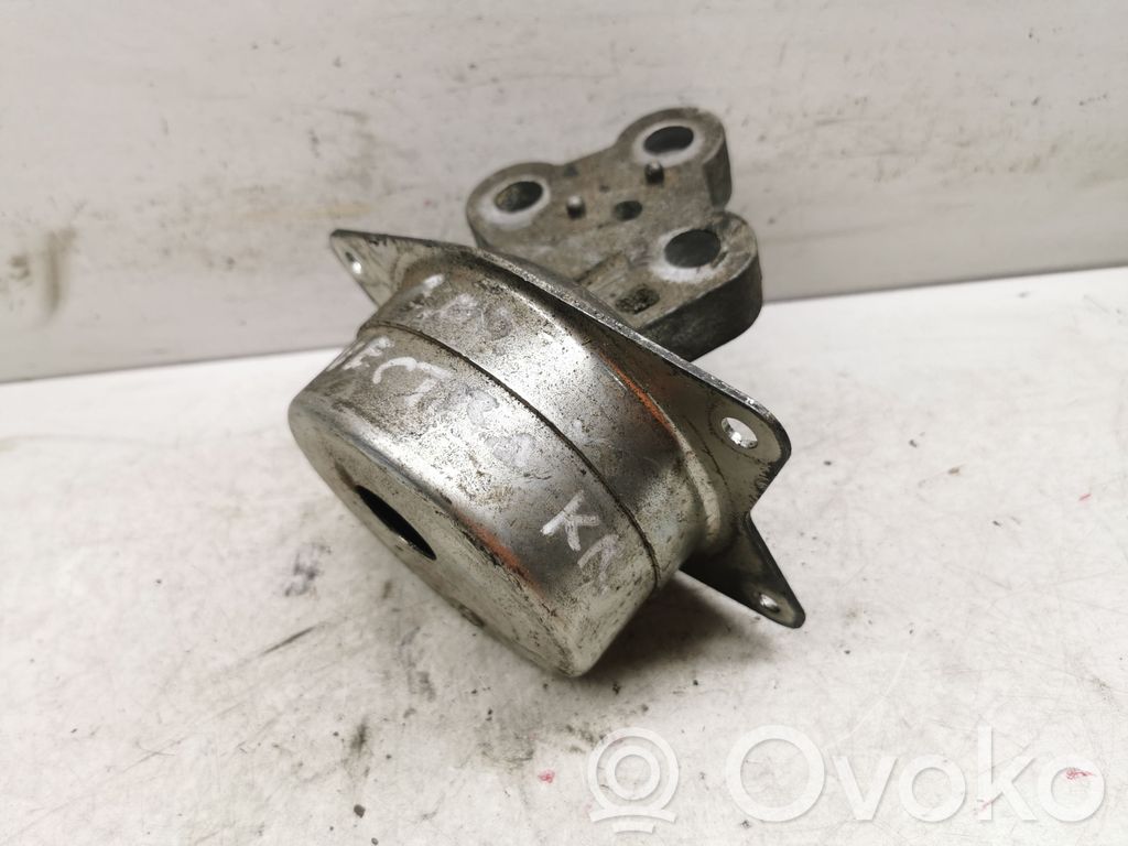 Opel Vectra C Dzinēja spilvens 