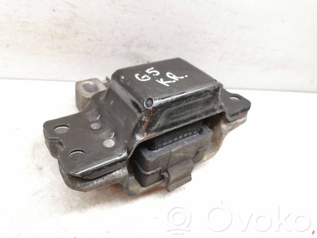 Volkswagen Golf V Engine mount bracket 