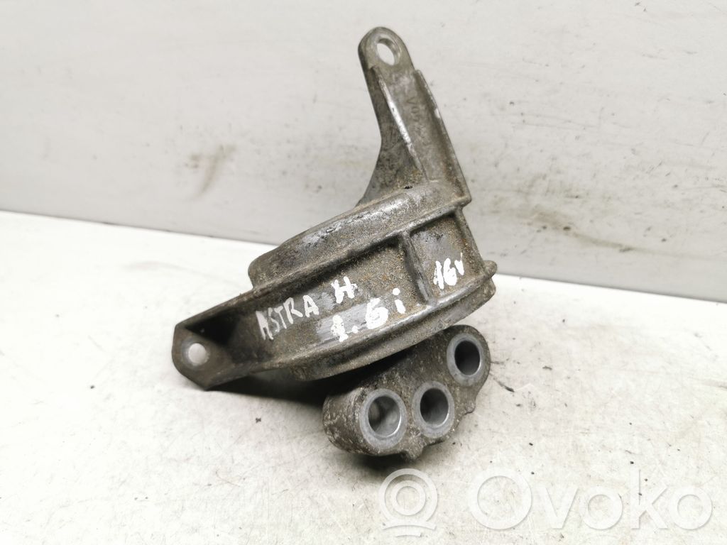 Opel Astra H Engine mount bracket 