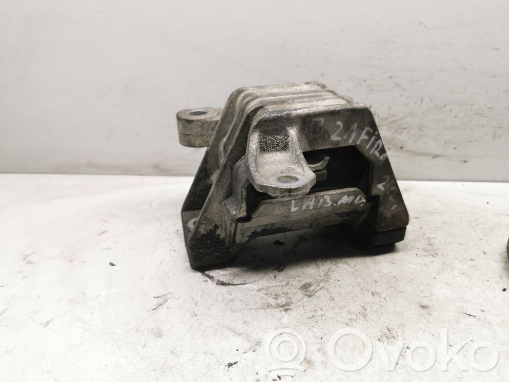 Opel Zafira B Engine mount bracket 