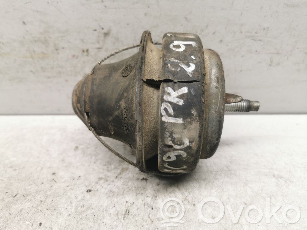 Volvo XC90 Engine mount bracket 