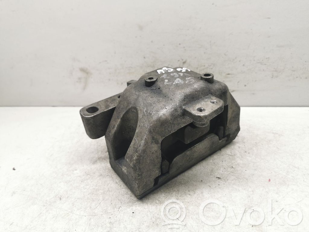 Engine mount bracket   1J0199262