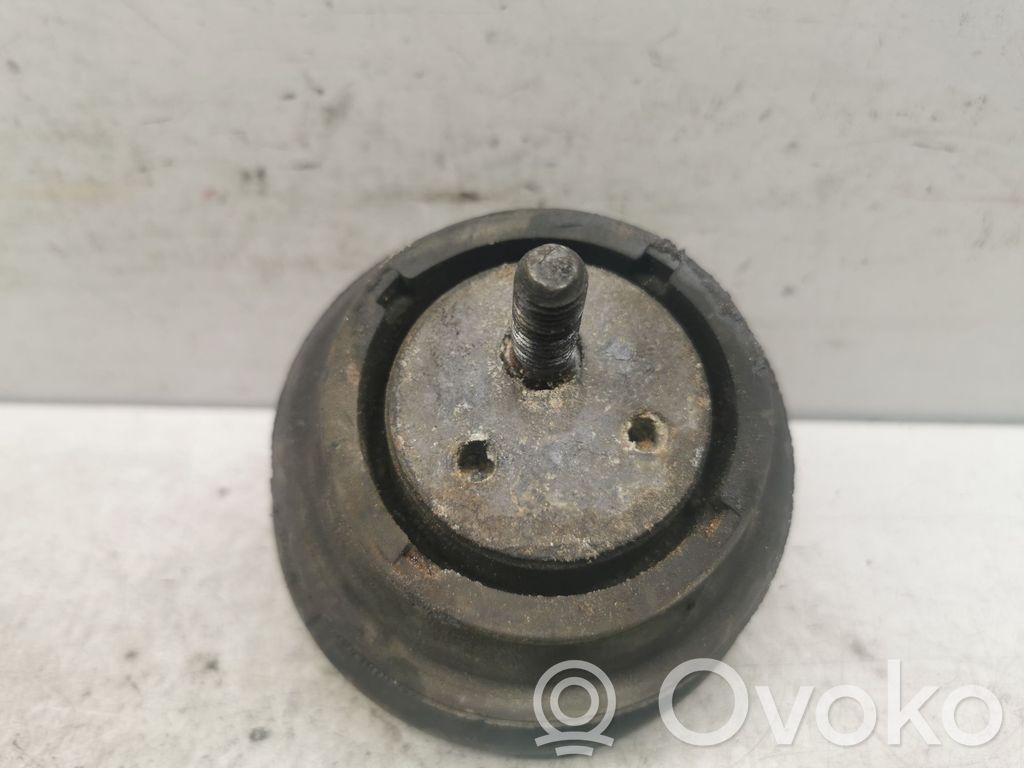 BMW 5 E39 Engine mount bracket 