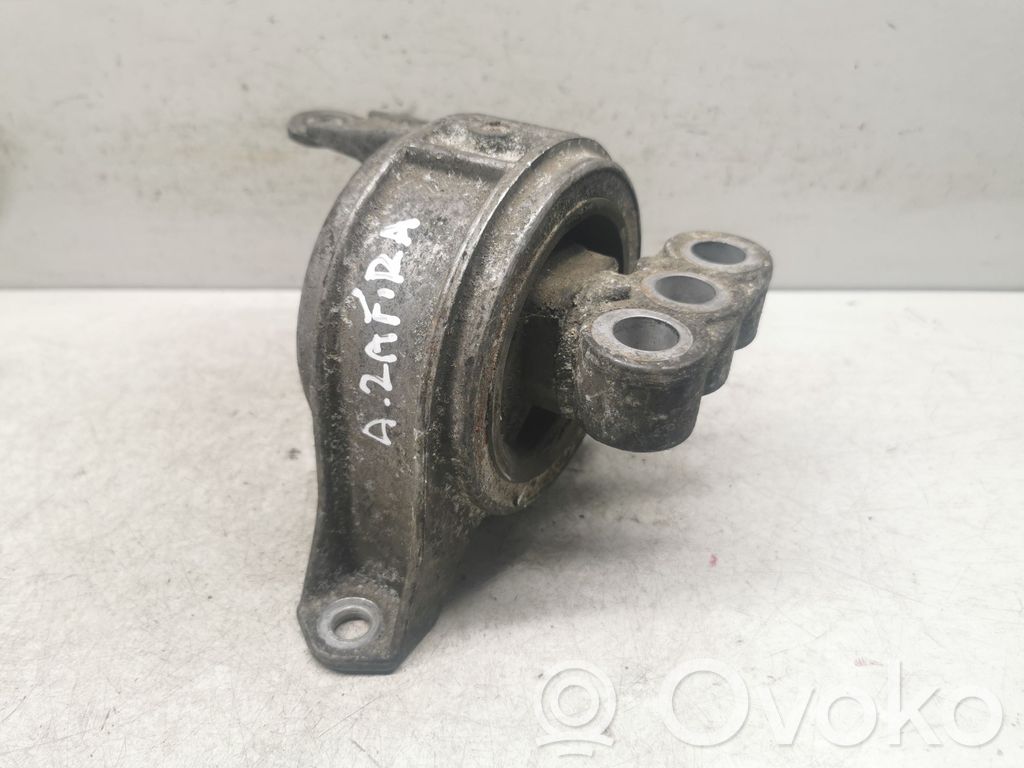 Opel Zafira A Engine mount bracket 