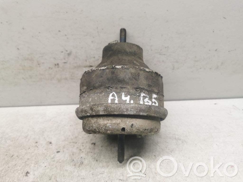 Audi A4 S4 B5 8D Engine mount bracket 