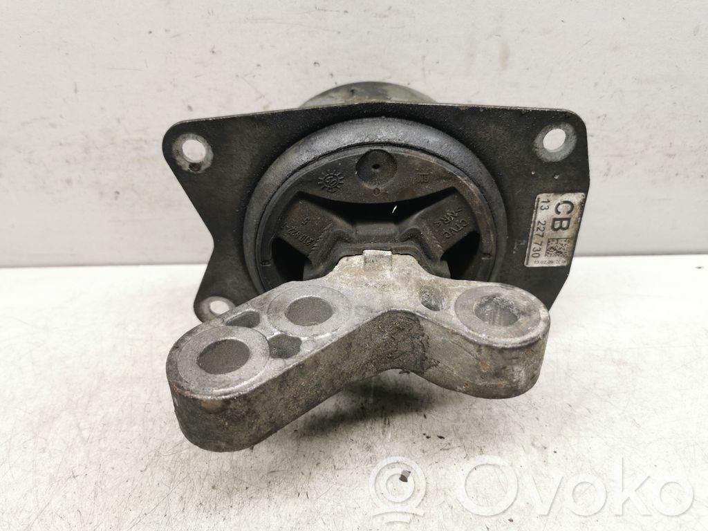Opel Insignia A Gearbox mount 