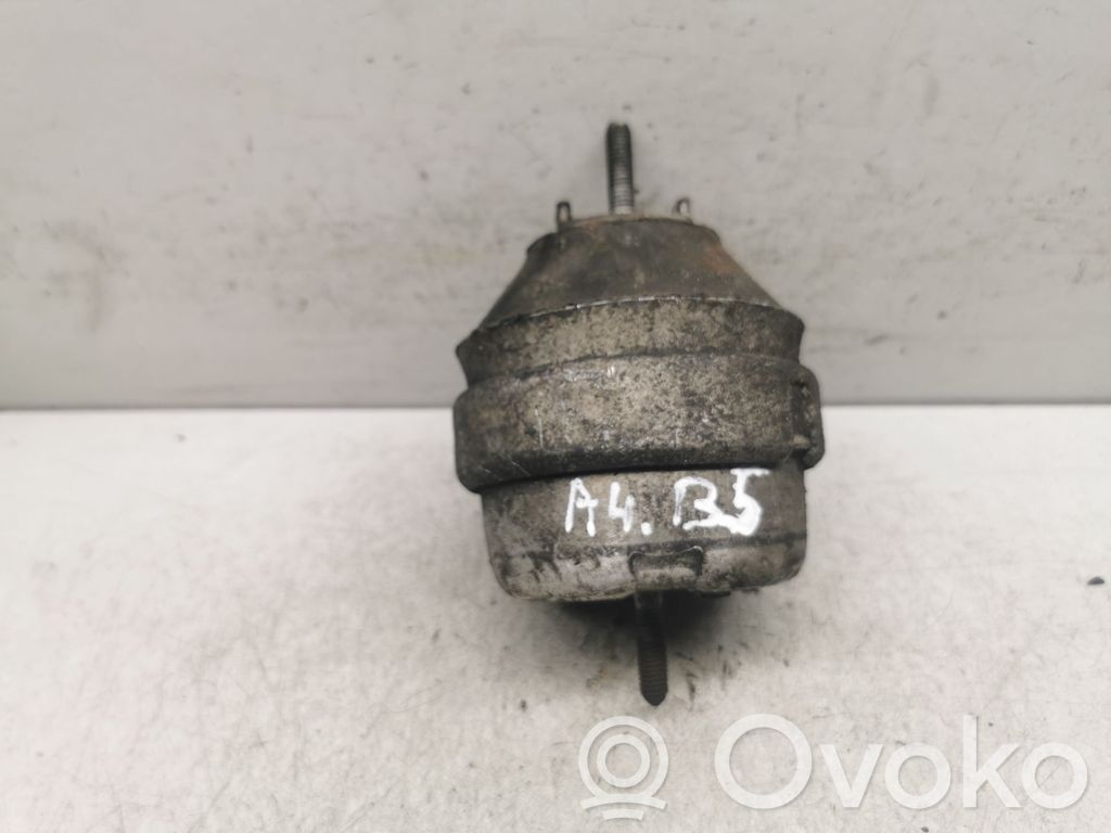 Engine mount bracket   8D0199379J