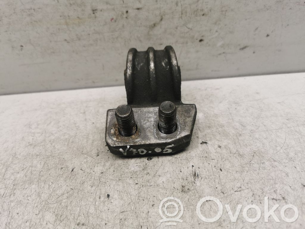 Volvo V70 Engine mount bracket 