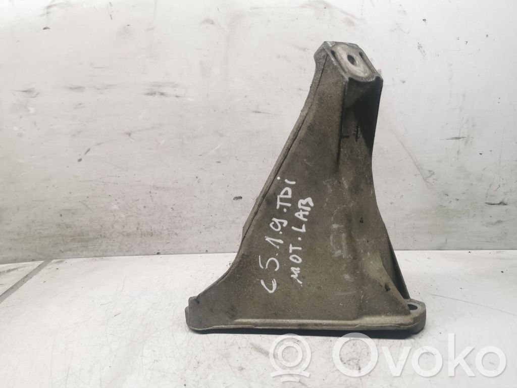 Audi A6 S6 C5 4B Engine mounting bracket 