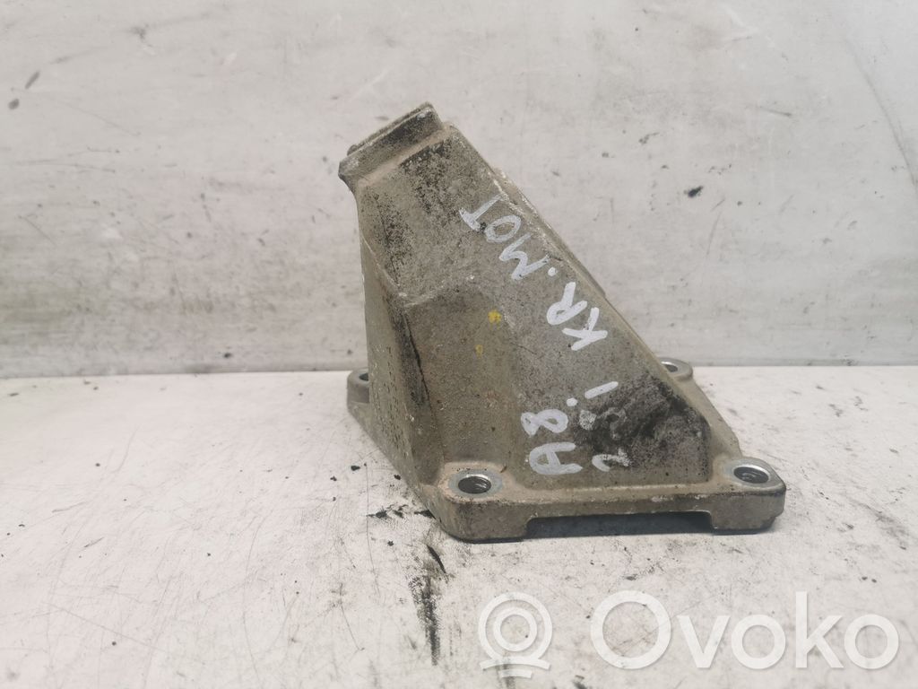 Audi A8 S8 D2 4D Engine mounting bracket 