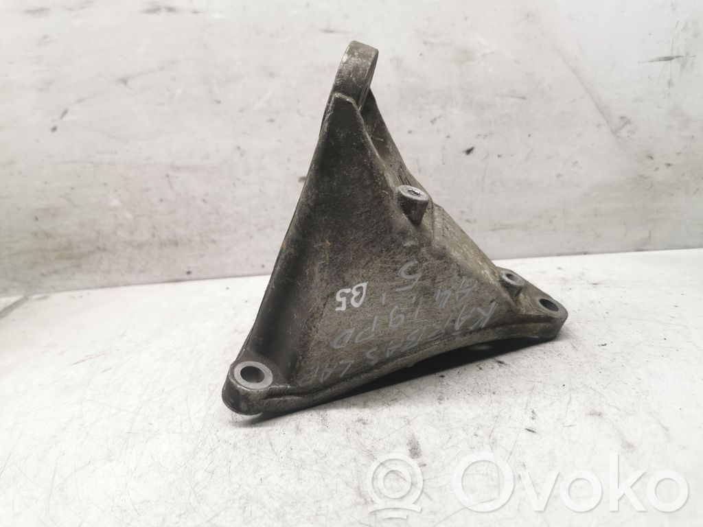 Audi A4 S4 B5 8D Gearbox mounting bracket 