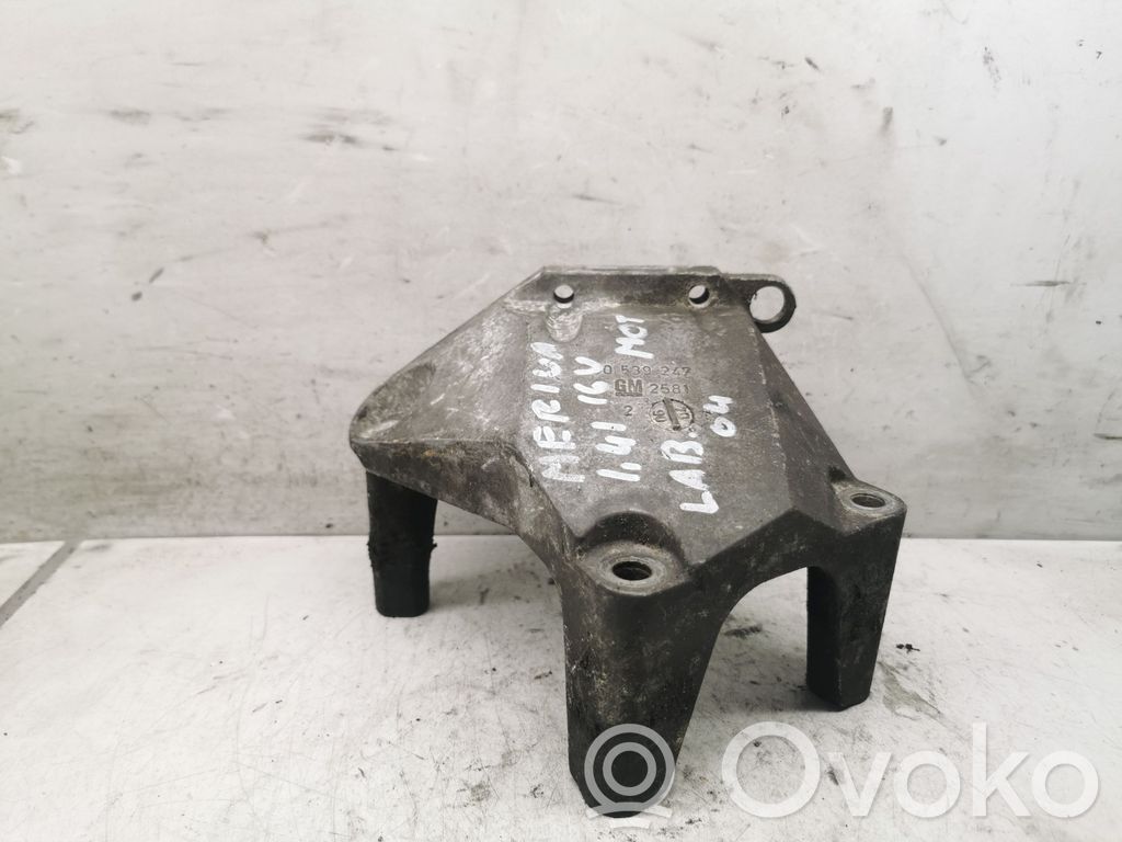 Opel Meriva A Engine mounting bracket 