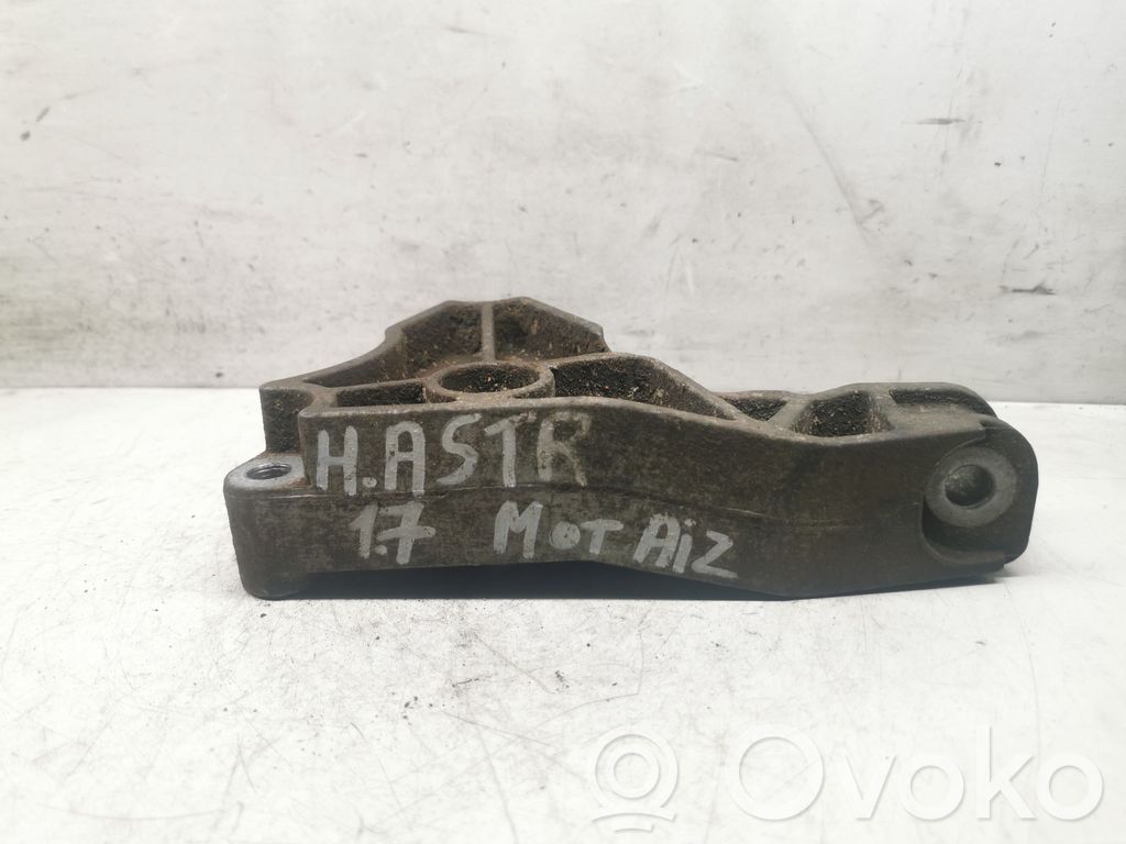 Opel Astra H Engine mounting bracket 