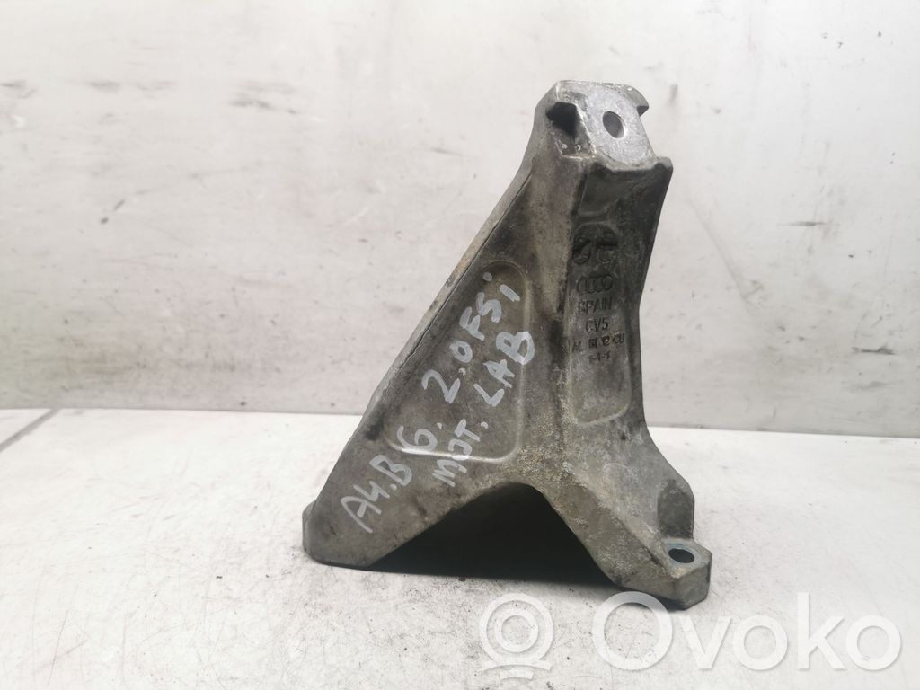 Audi A4 S4 B6 8E 8H Engine mounting bracket 