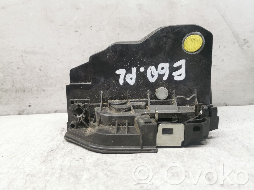 Priekšpusē slēdzene   7154620