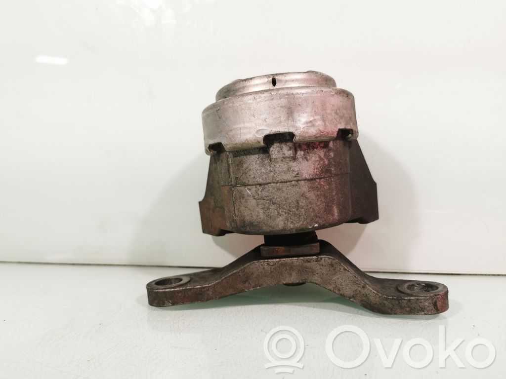 Ford Galaxy Engine mount bracket 