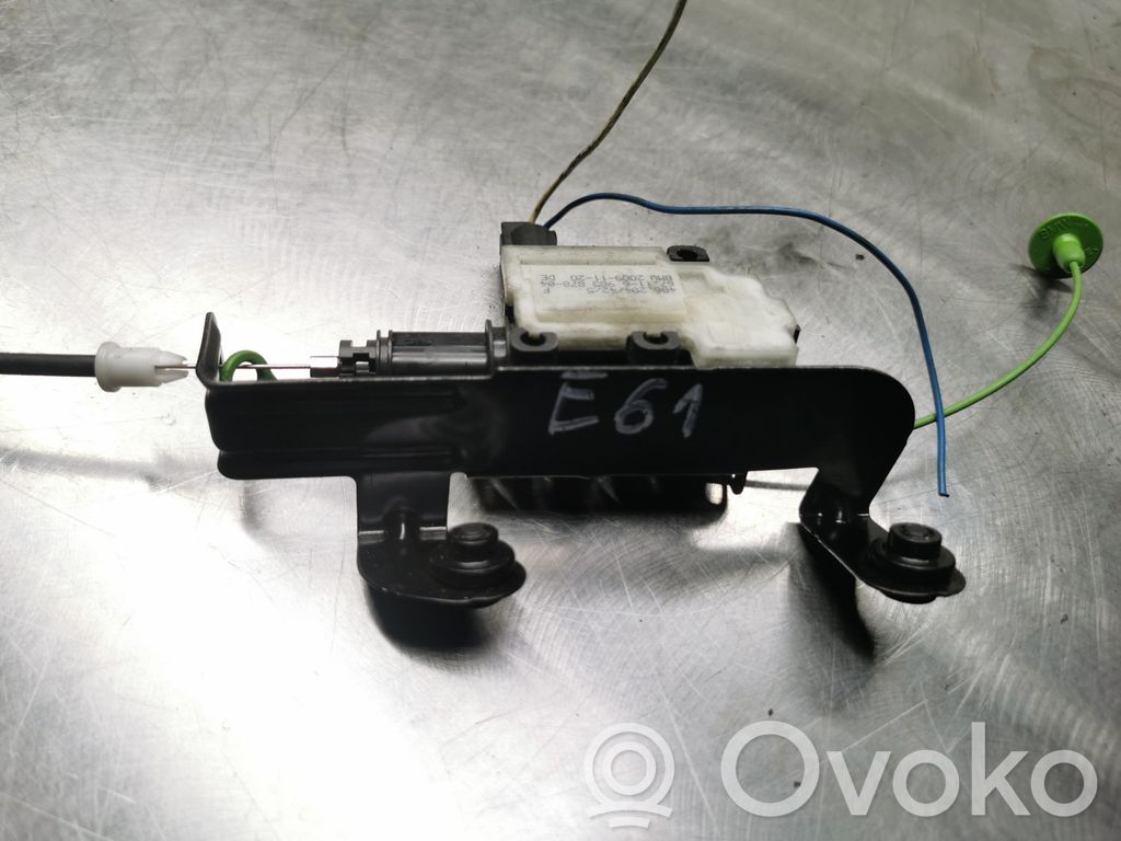 BMW 5 E60 E61 Fuel tank cap lock motor 