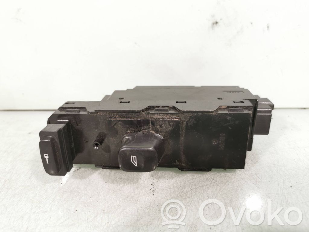 Volvo XC90 Electric window control switch 
