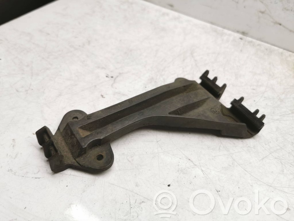 Audi A6 S6 C5 4B Front bumper mounting bracket 