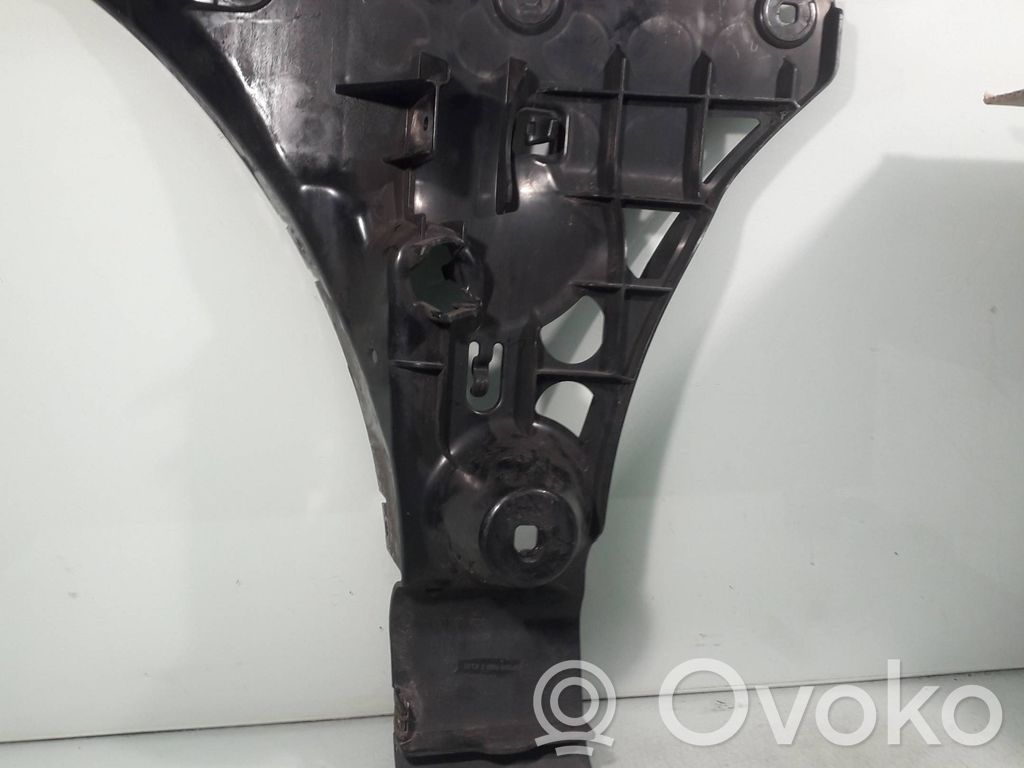 BMW 5 E60 E61 Galinis laikiklis bamperio 