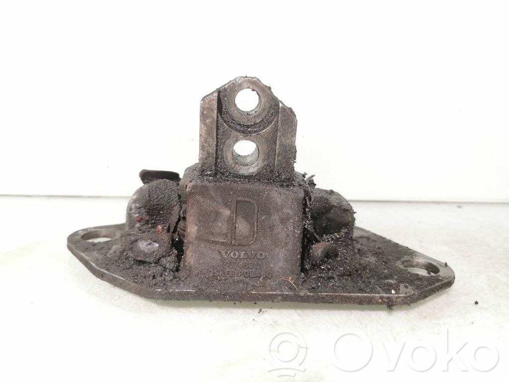 Volvo XC90 Engine mount bracket 