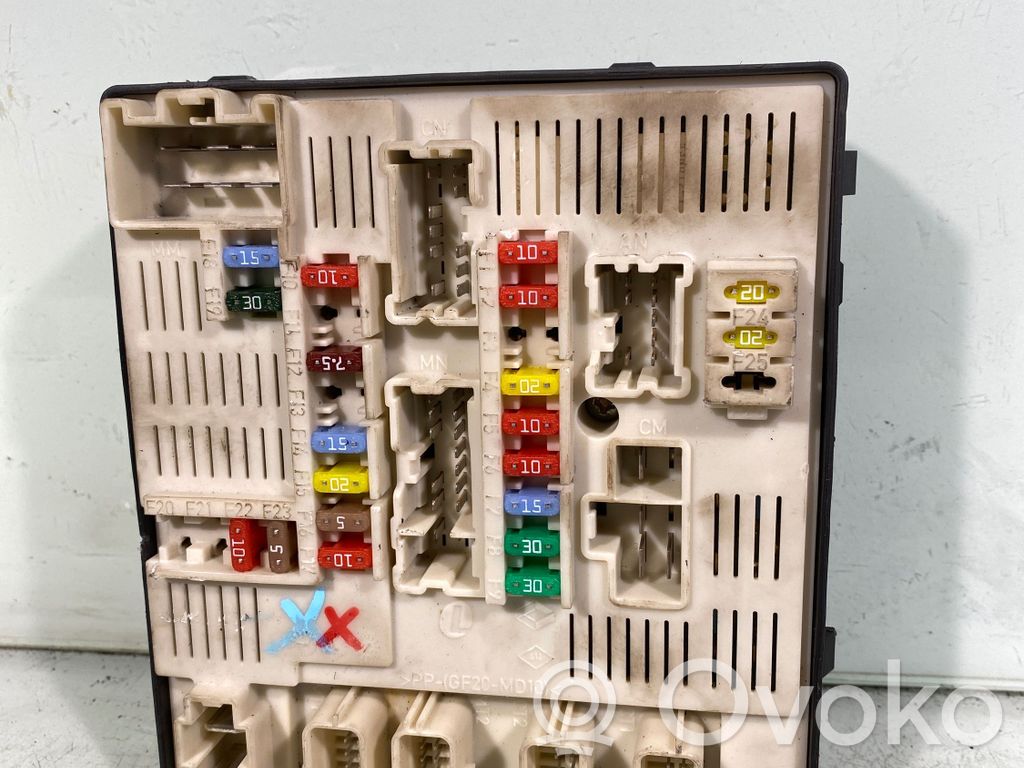 Renault Laguna III Fuse module 