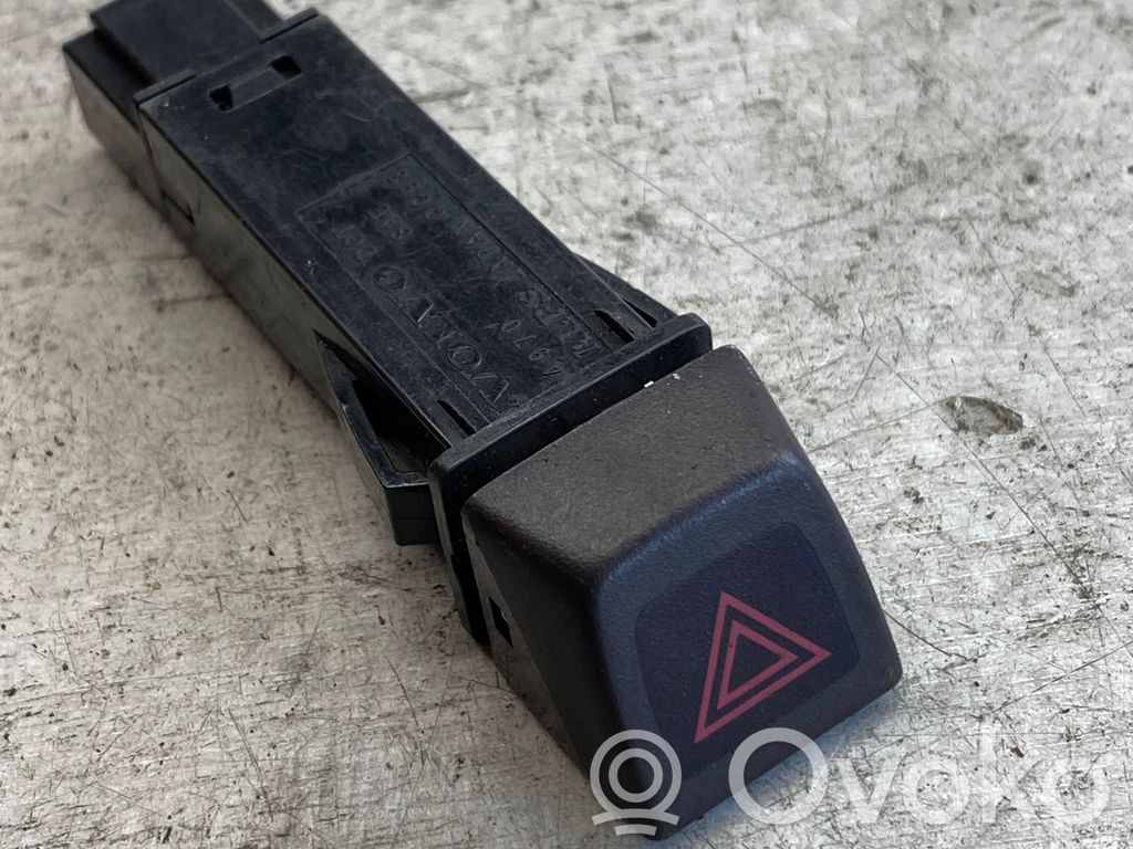 Hazard light switch   8651399