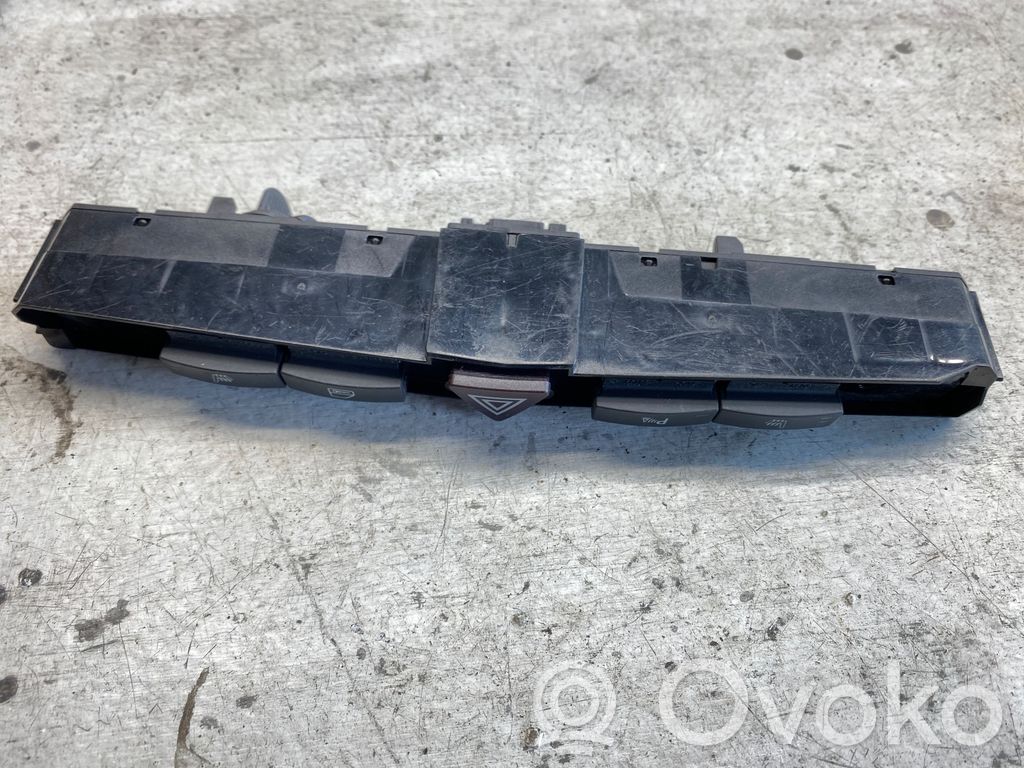 Opel Zafira B Hazard light switch 
