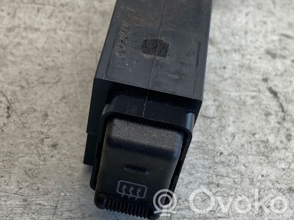Chrysler PT Cruiser Windscreen/window heater switch 