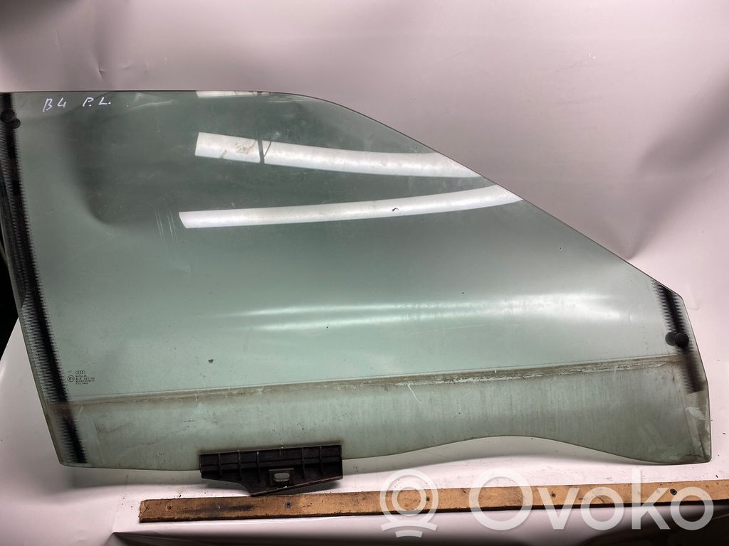 Audi 80 90 S2 B4 Pagrindinis priekinių durų stiklas (keturdurio) 