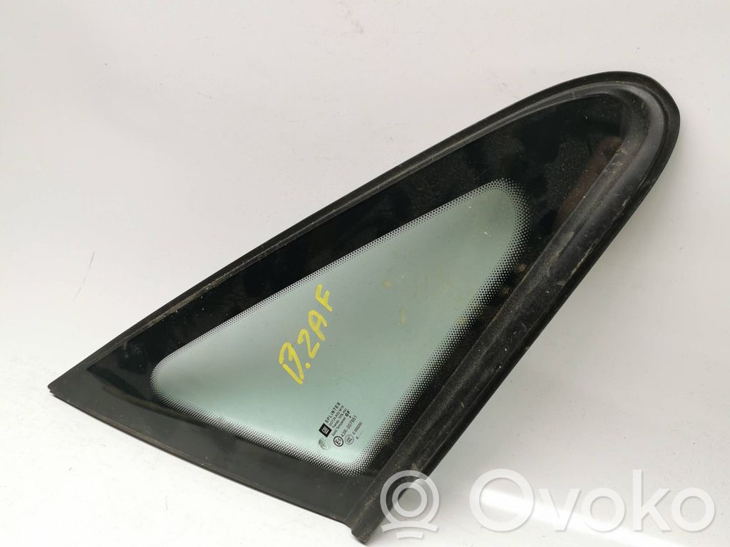 Opel Zafira B Front triangle window/glass 