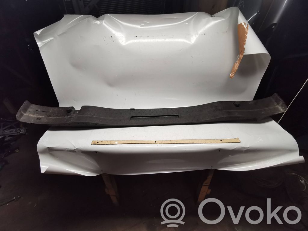 BMW 7 E65 E66 Bampera putuplasta daļa 