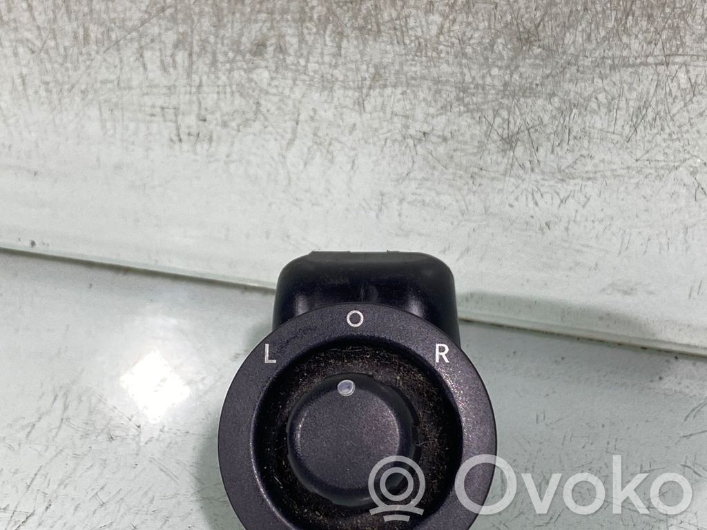 Jeep Grand Cherokee (WK) Wing mirror switch 