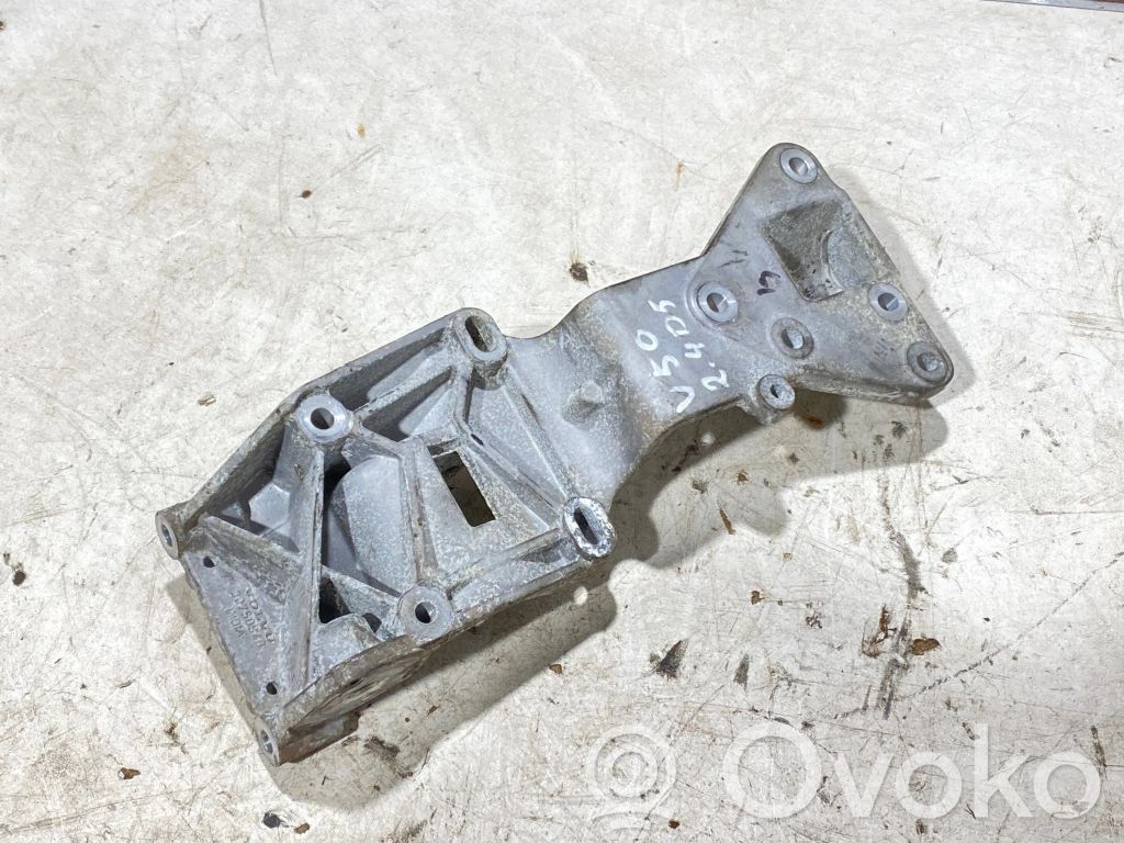 Volvo V50 Generator/alternator bracket 