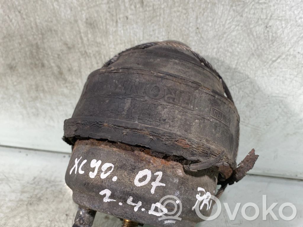 Volvo XC90 Engine mount bracket 