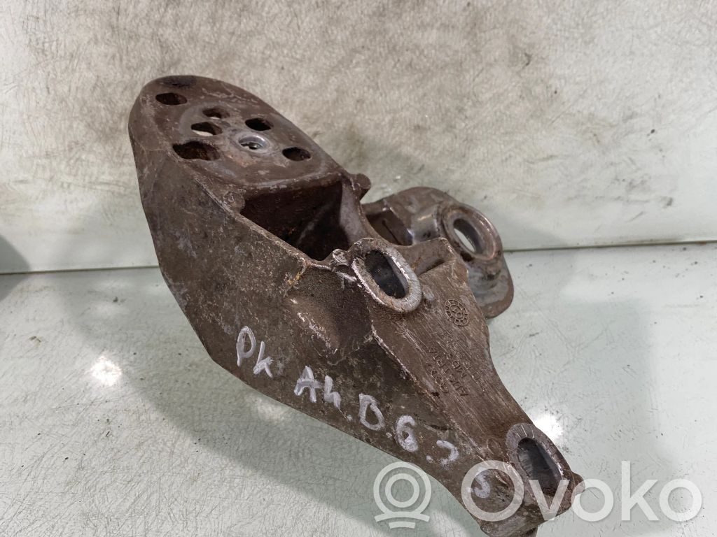 Audi A4 S4 B6 8E 8H Engine mounting bracket 