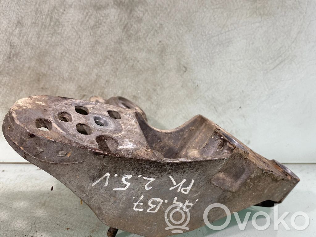 Engine mounting bracket   8E0199351