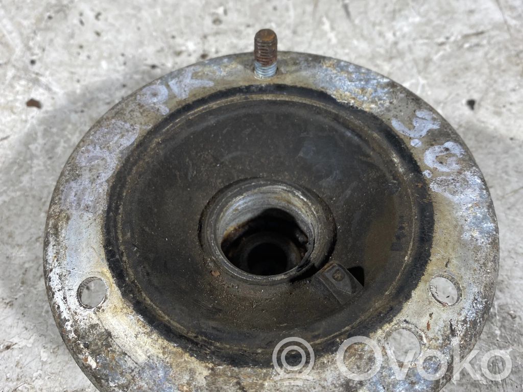 BMW 5 E39 Coil spring mount 