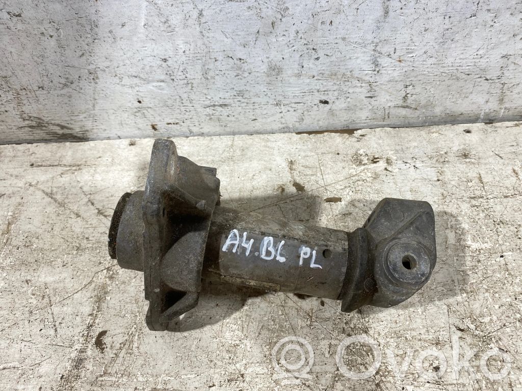 Audi A4 S4 B6 8E 8H Priekšpusē bampera amortizators 