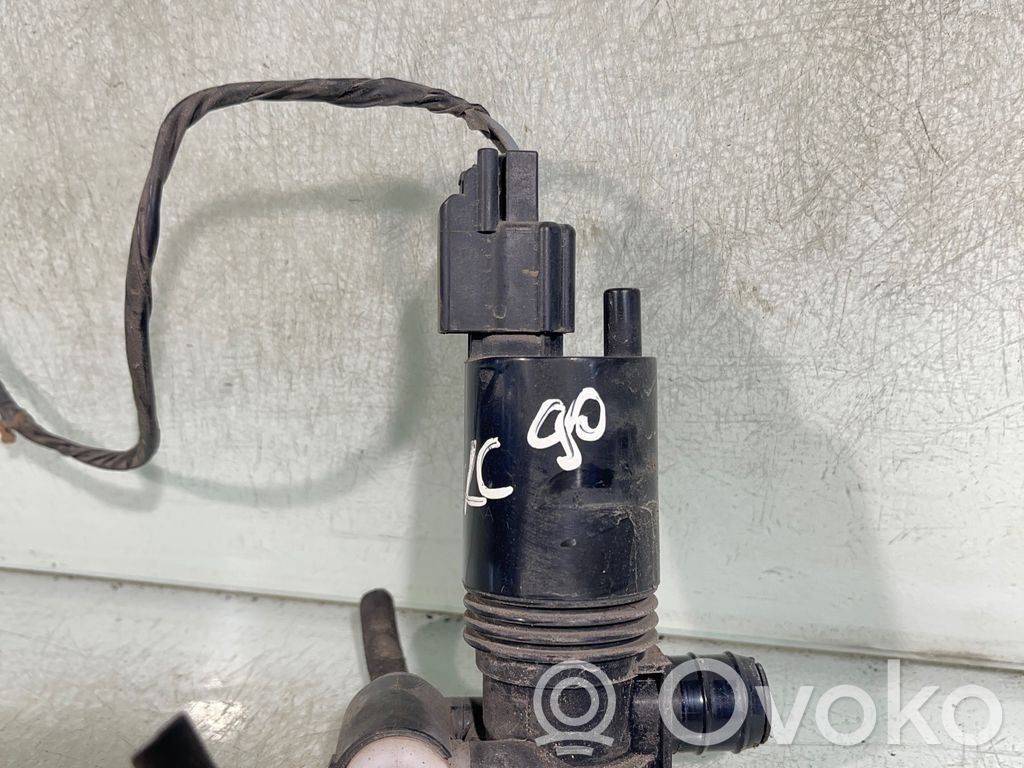 Volvo XC90 Windscreen/windshield washer pump 
