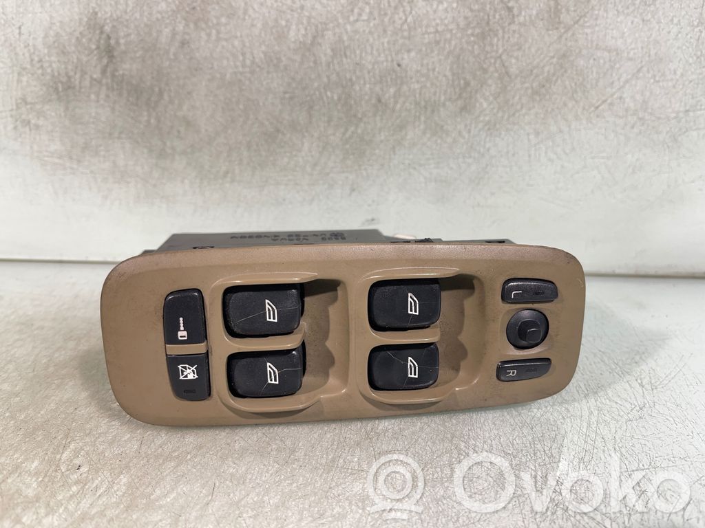 Volvo XC90 Electric window control switch 