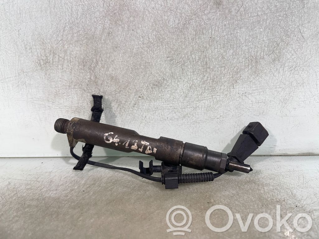 Volkswagen Golf IV Fuel injector 