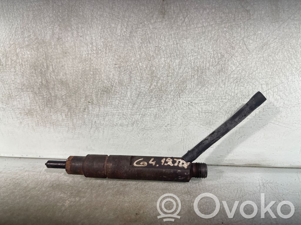 Volkswagen Golf IV Fuel injector 