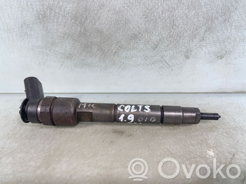 Mitsubishi Colt Fuel injector 