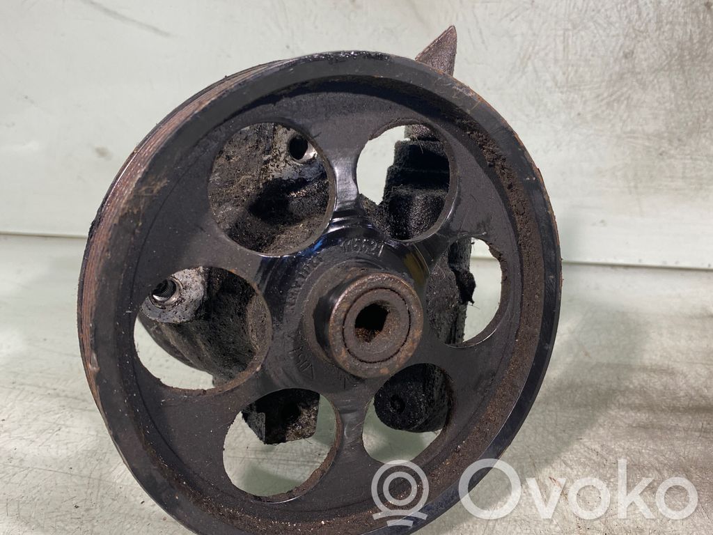 Ohjaustehostimen pumppu   115621